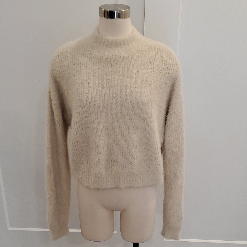 Audrey 3+1 Soft and fuzzy beige  mock Neck crop Sweater Size L like new